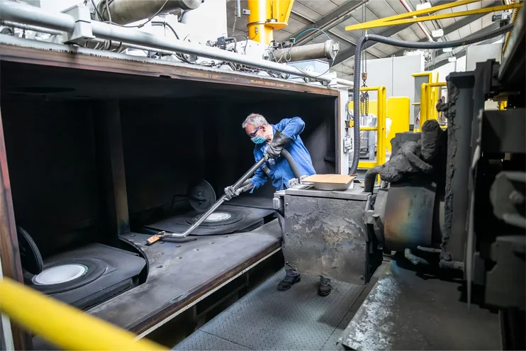 Rückstände aus Hochtemperaturprozessen entfernen